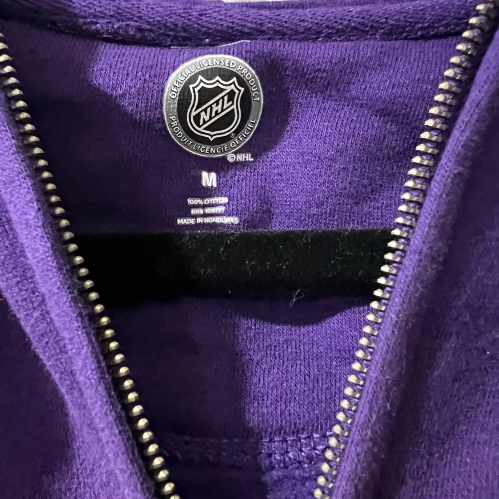 Authentic NHL LA Kings women’s hoodie.